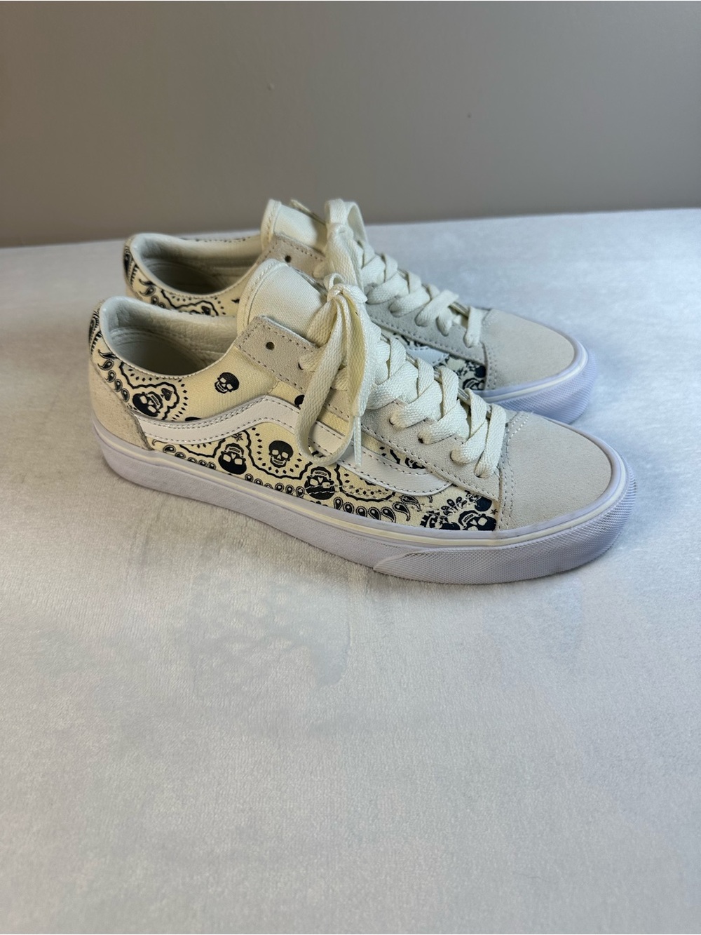 Vans White Low-Top Sneakers with Black Bandana Print